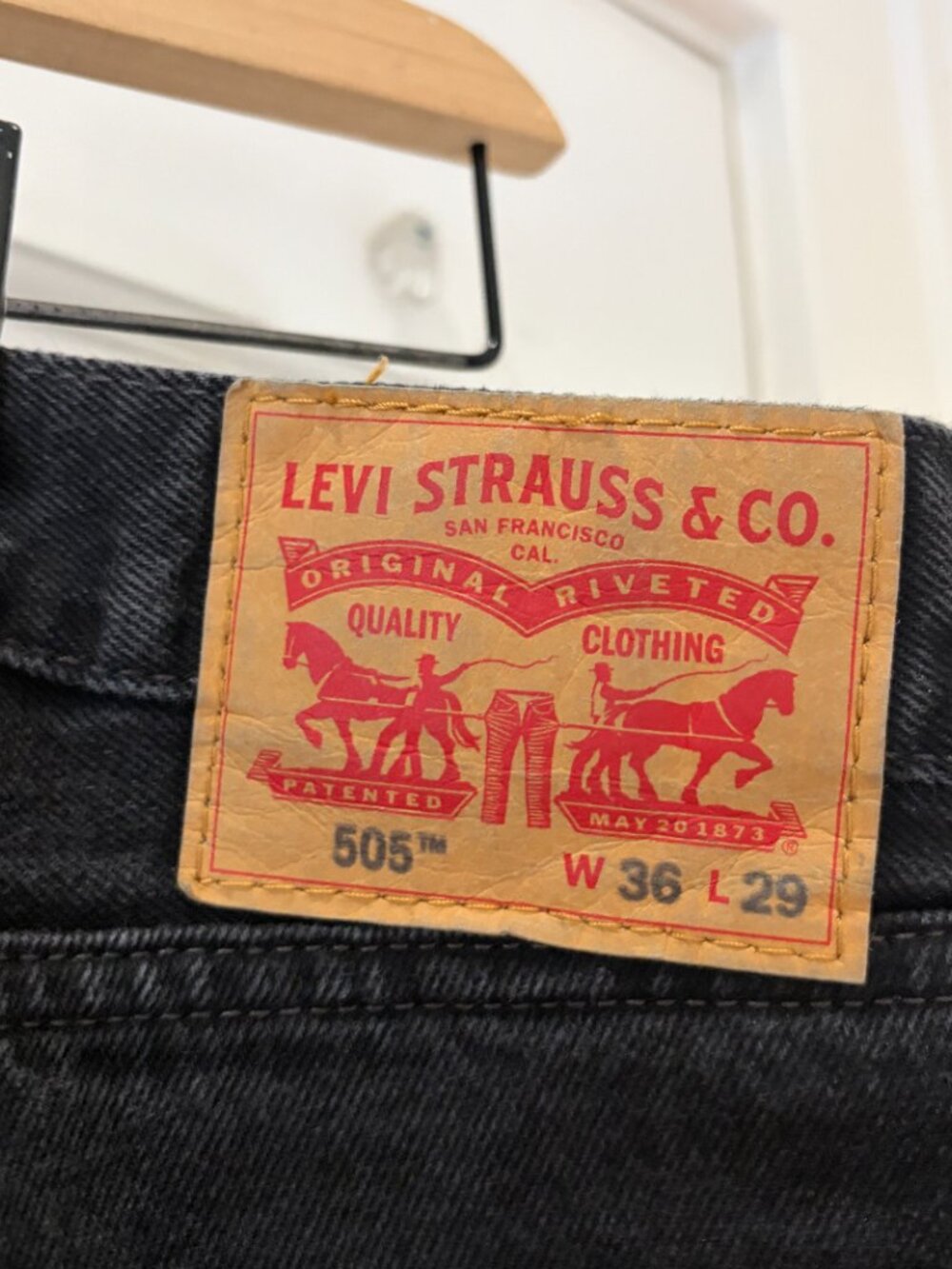 Levi's 505 Regular Fit Men's Black Jeans 36 x 29 PC9-00505-0260 - Picture 5 of 8